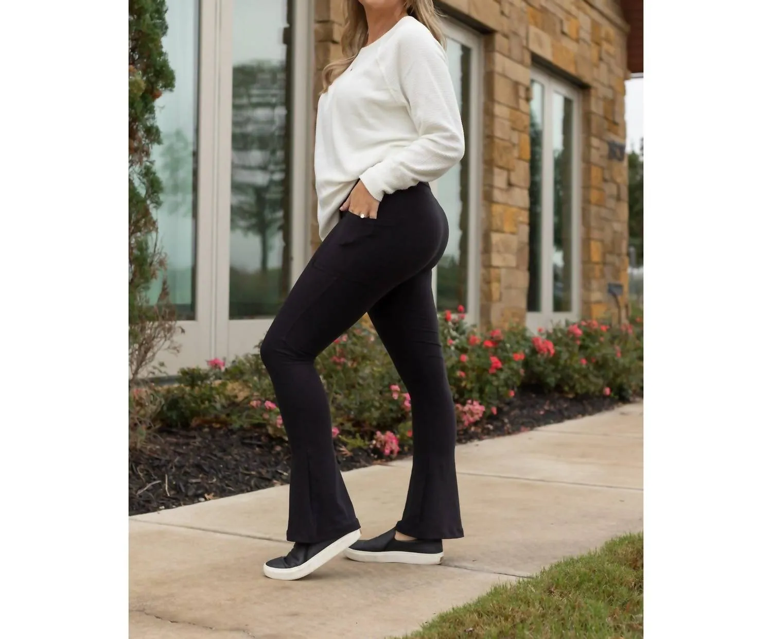 Flare Leggings With Pockets In Black