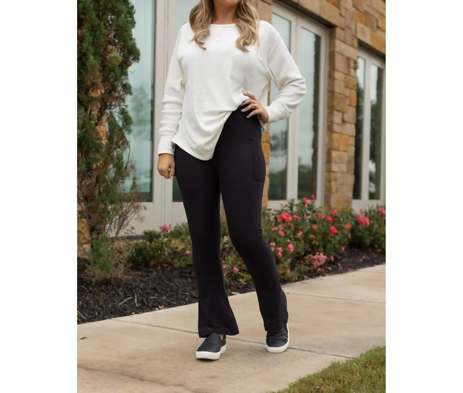 Flare Leggings With Pockets In Black