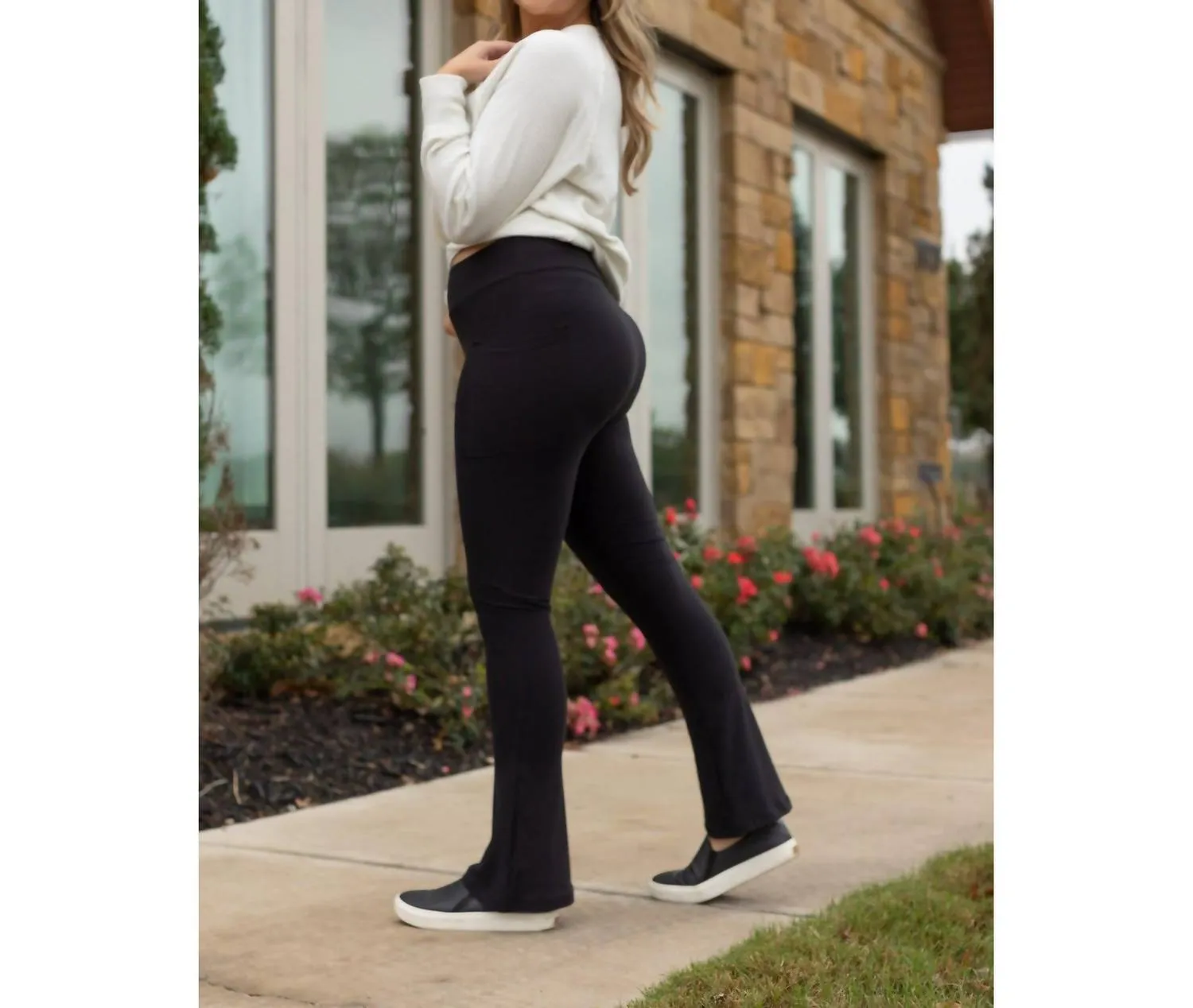 Flare Leggings With Pockets In Black