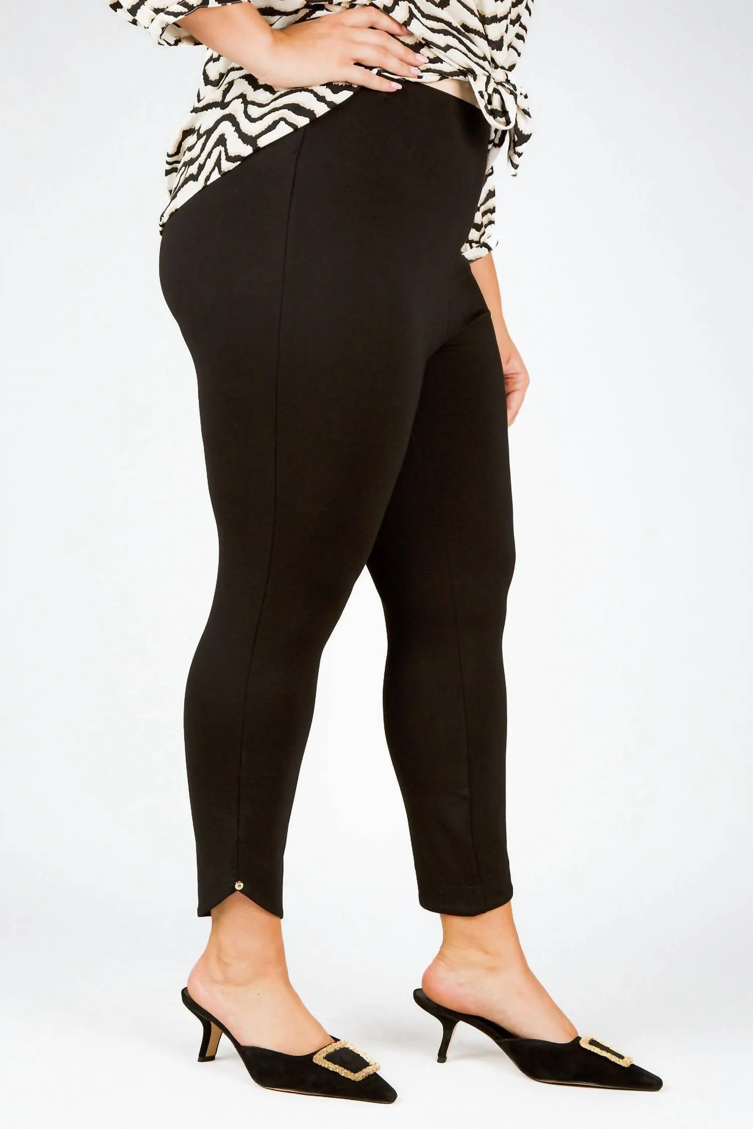 Jasmyne Crop Legging - Plus In Black