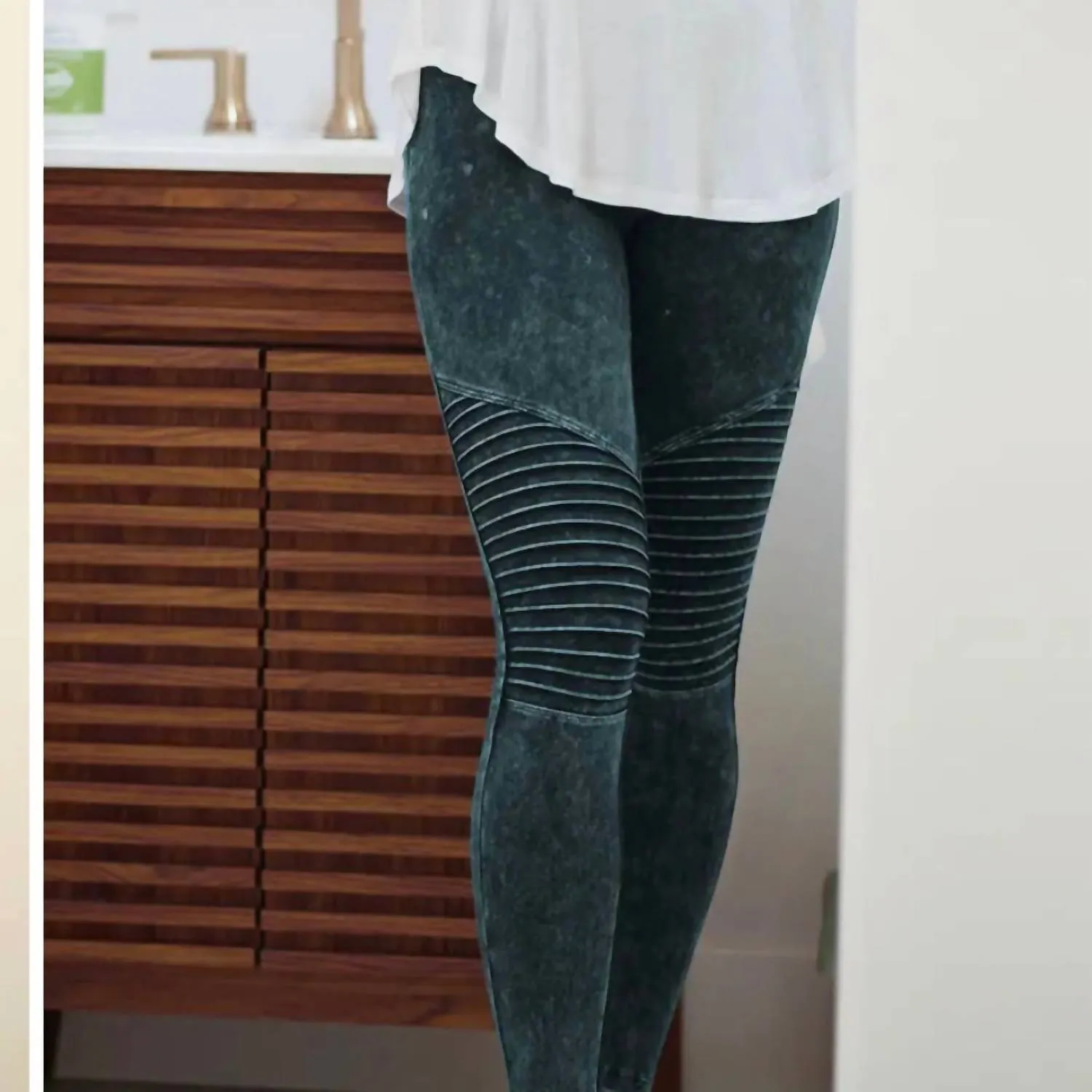 Mineral Washed Leggings In Hunter Green