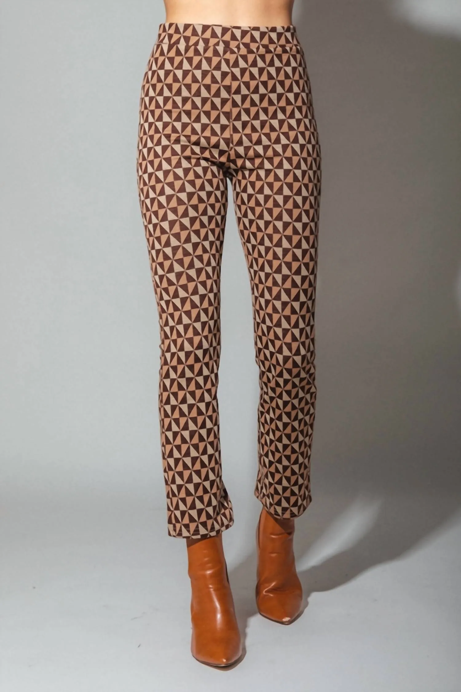 Printed Leggings Fit Pants In Mocha Geometric