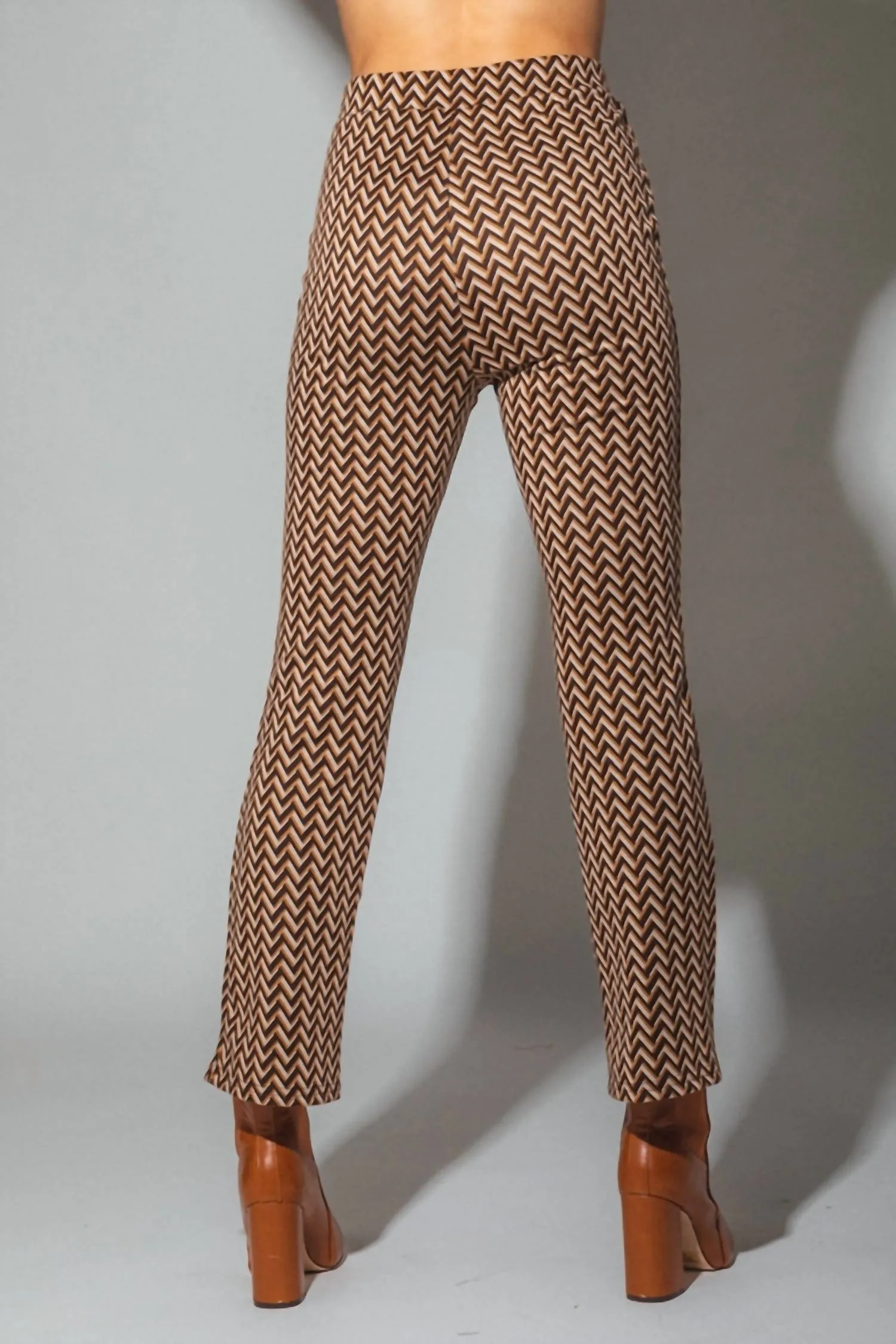 Printed Leggings Fit Pants In Mocha Geometric