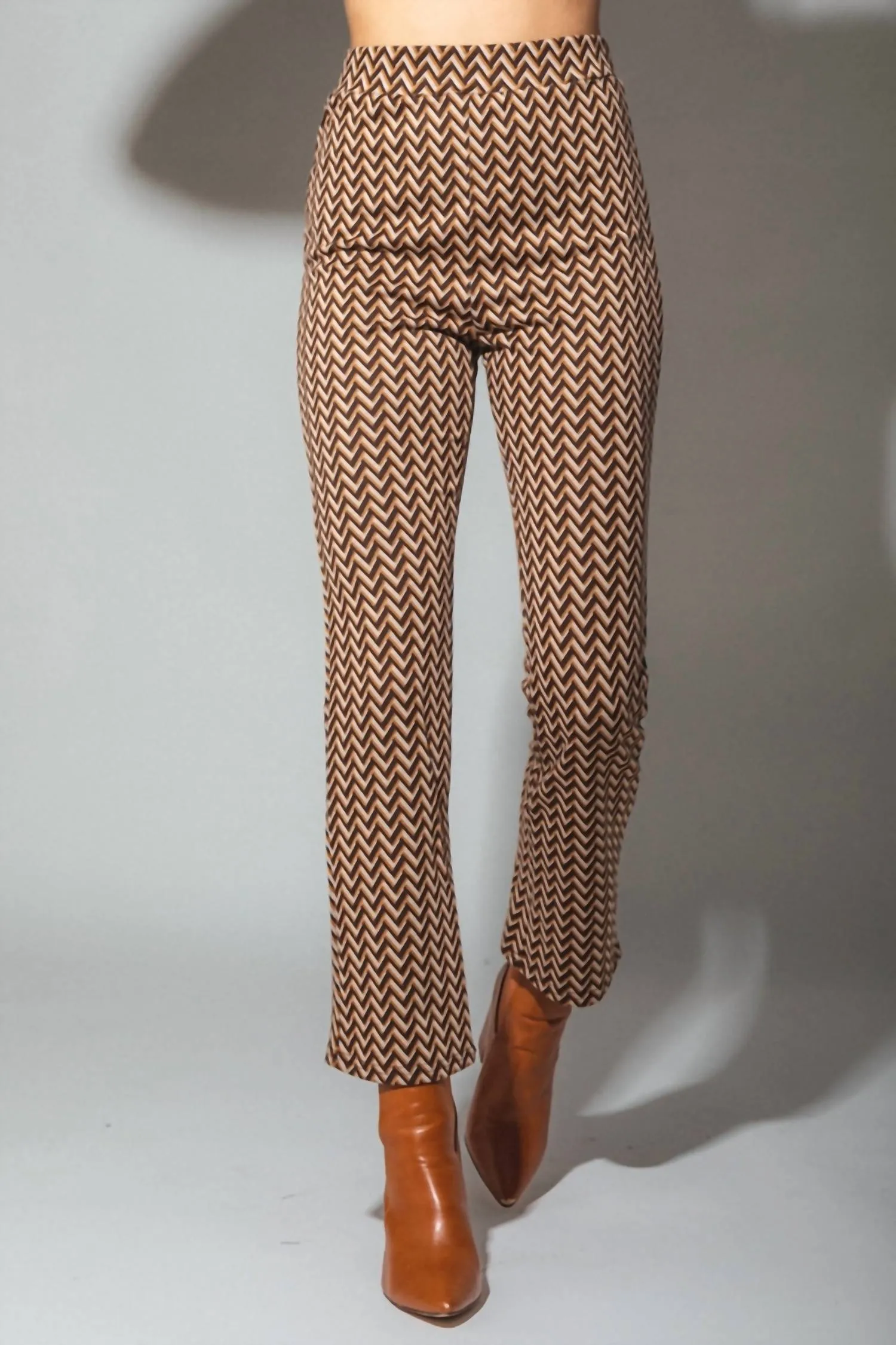 Printed Leggings Fit Pants In Mocha Geometric