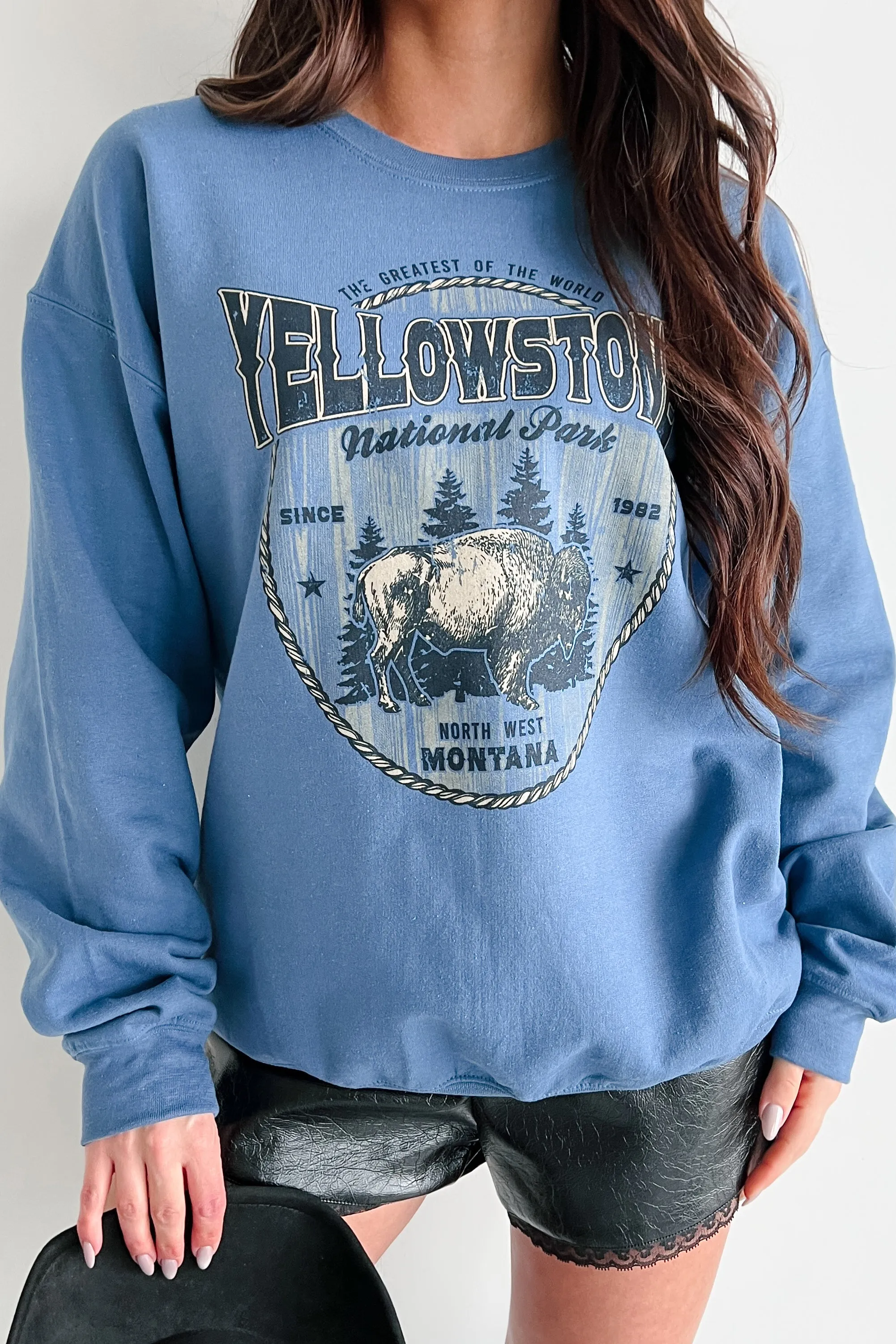"Yellowstone National Park" Graphic Sweatshirt (Indigo)