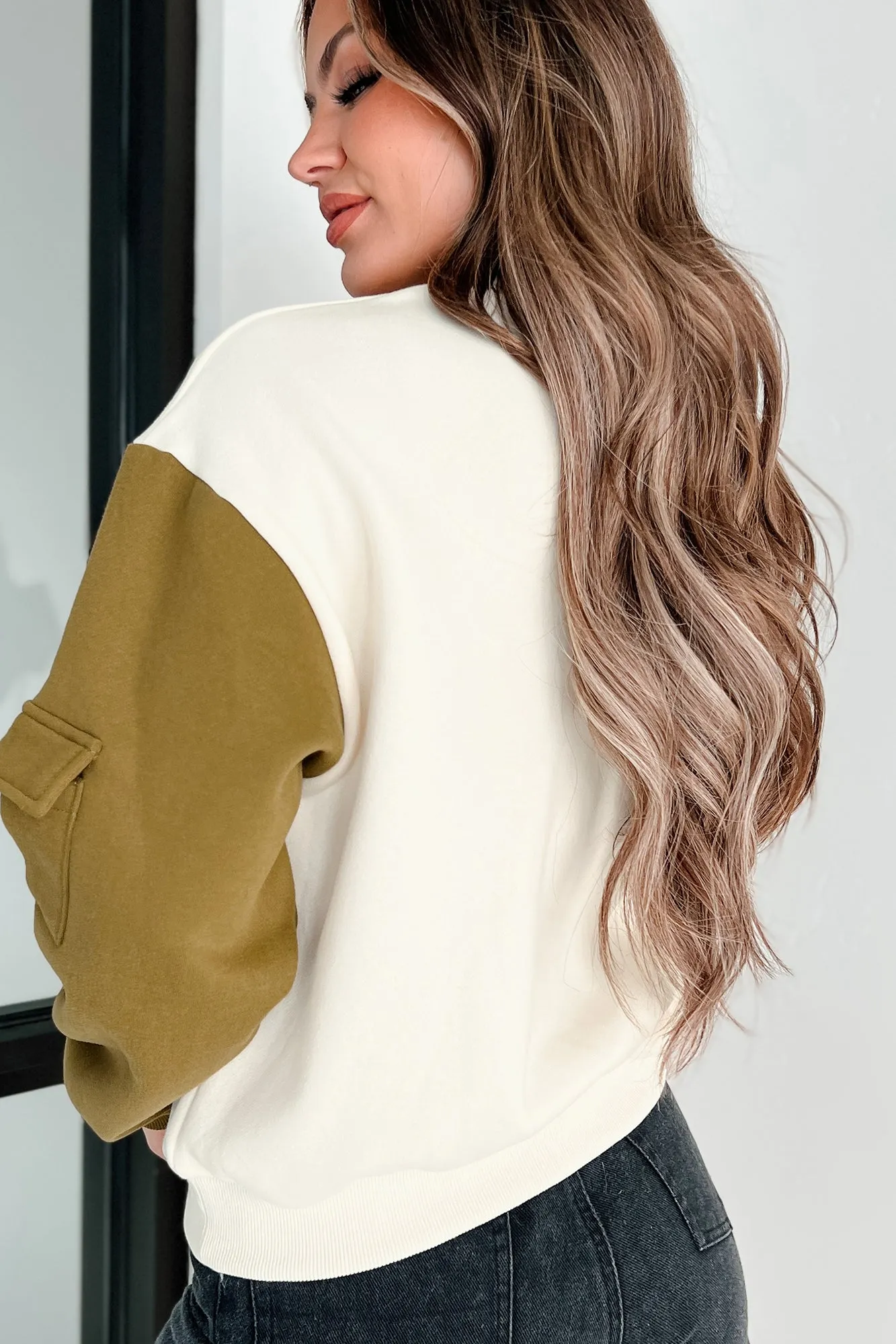 Rhythm Of The Streets Colorblock Pocket Sleeve Sweatshirt (Ivory/Green)