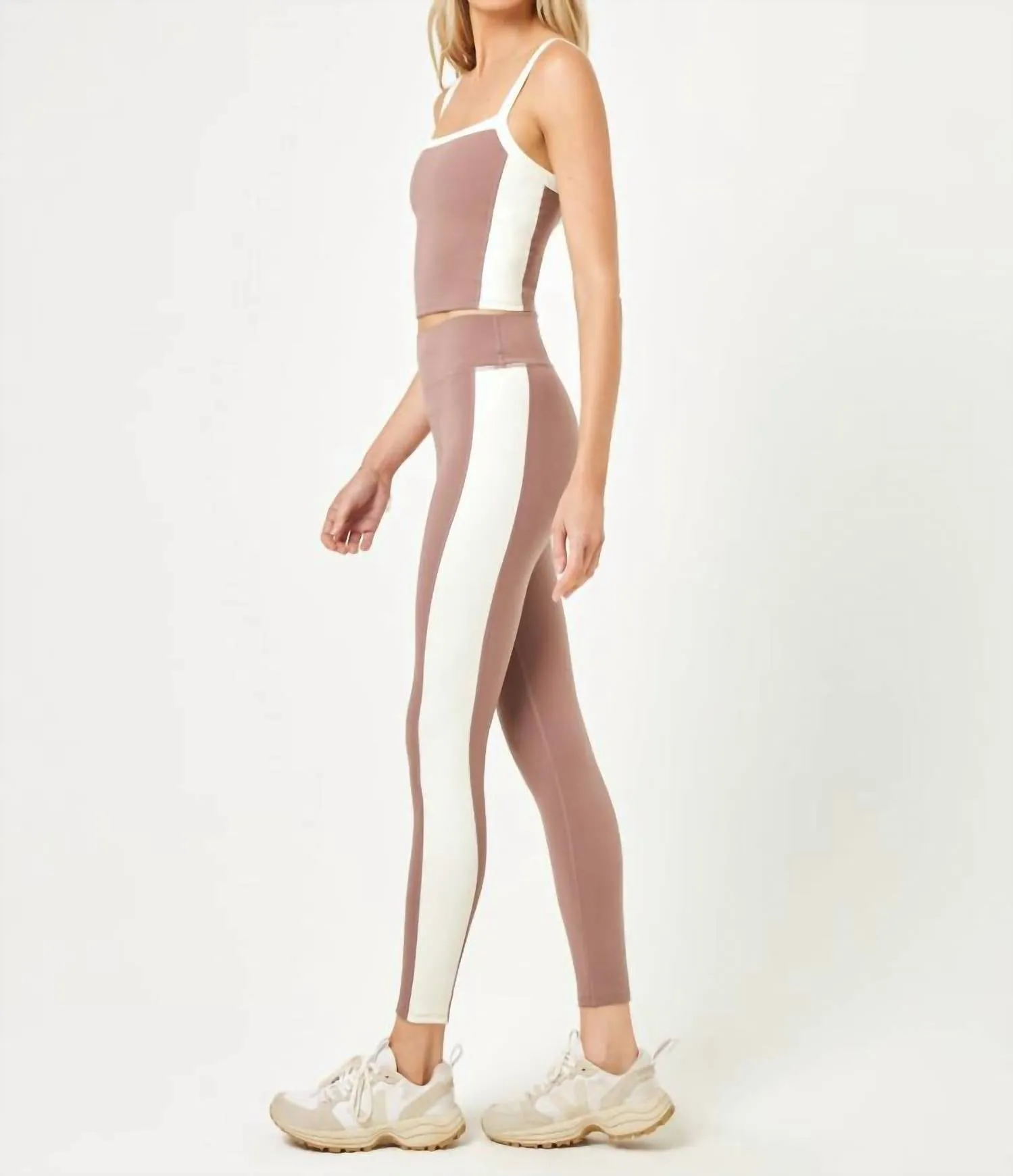 Sidelines Legging In Fawn/cream