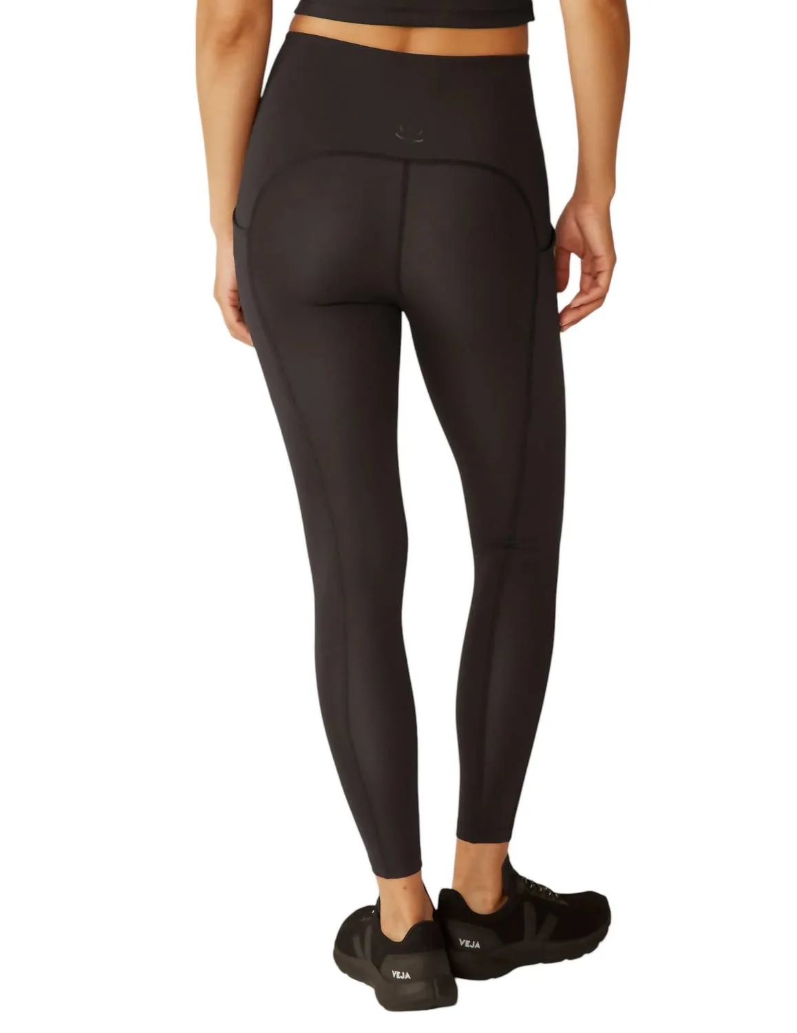 Strive Pocket Midi Legging In Black