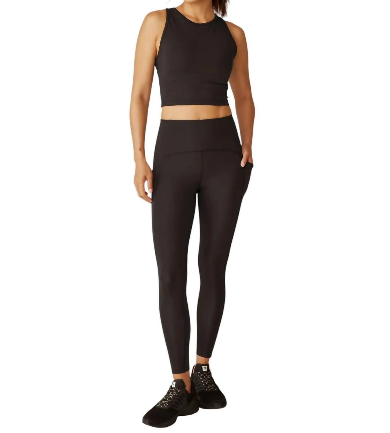 Strive Pocket Midi Legging In Black