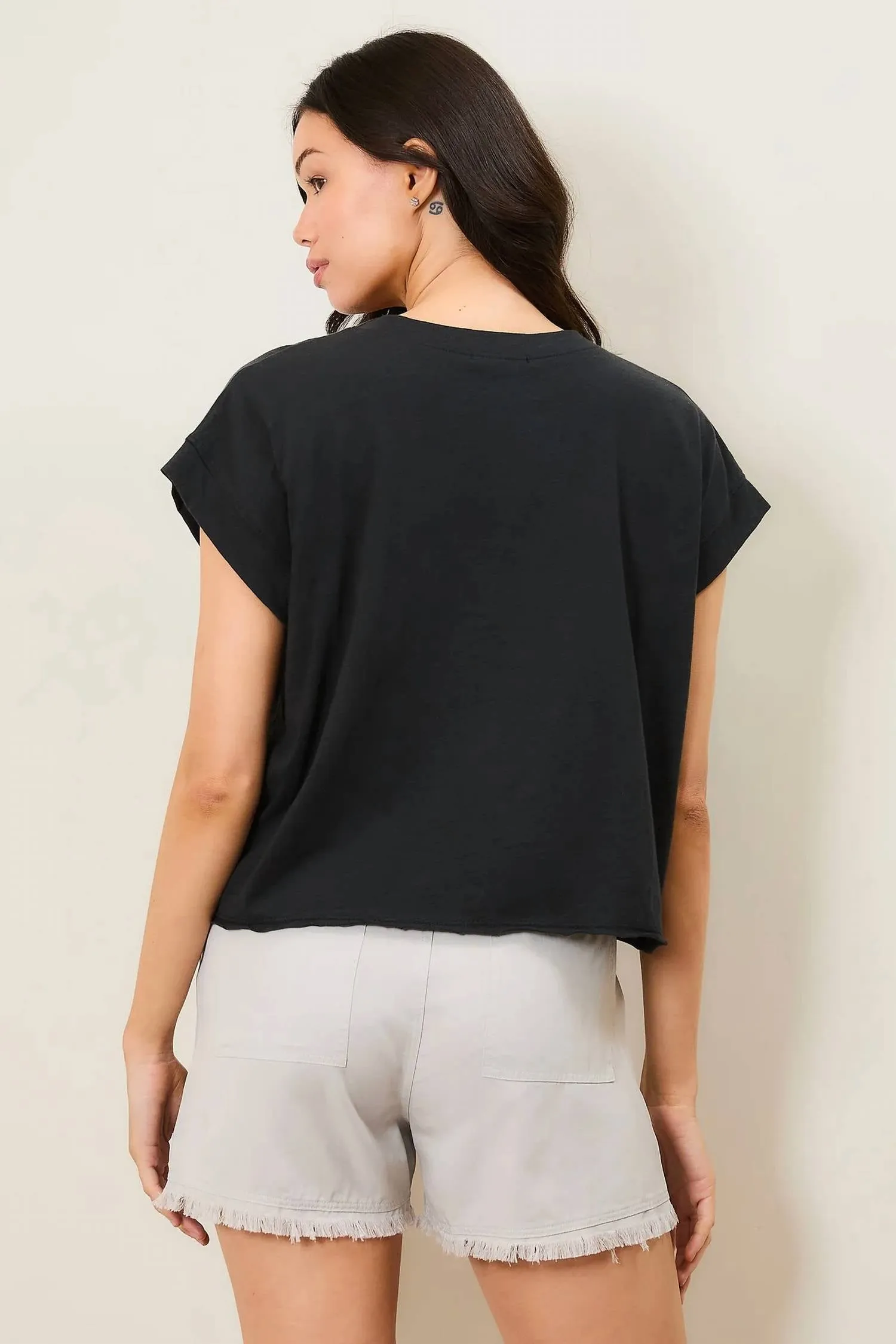 Techno Suave Boxy Crop Top In Black