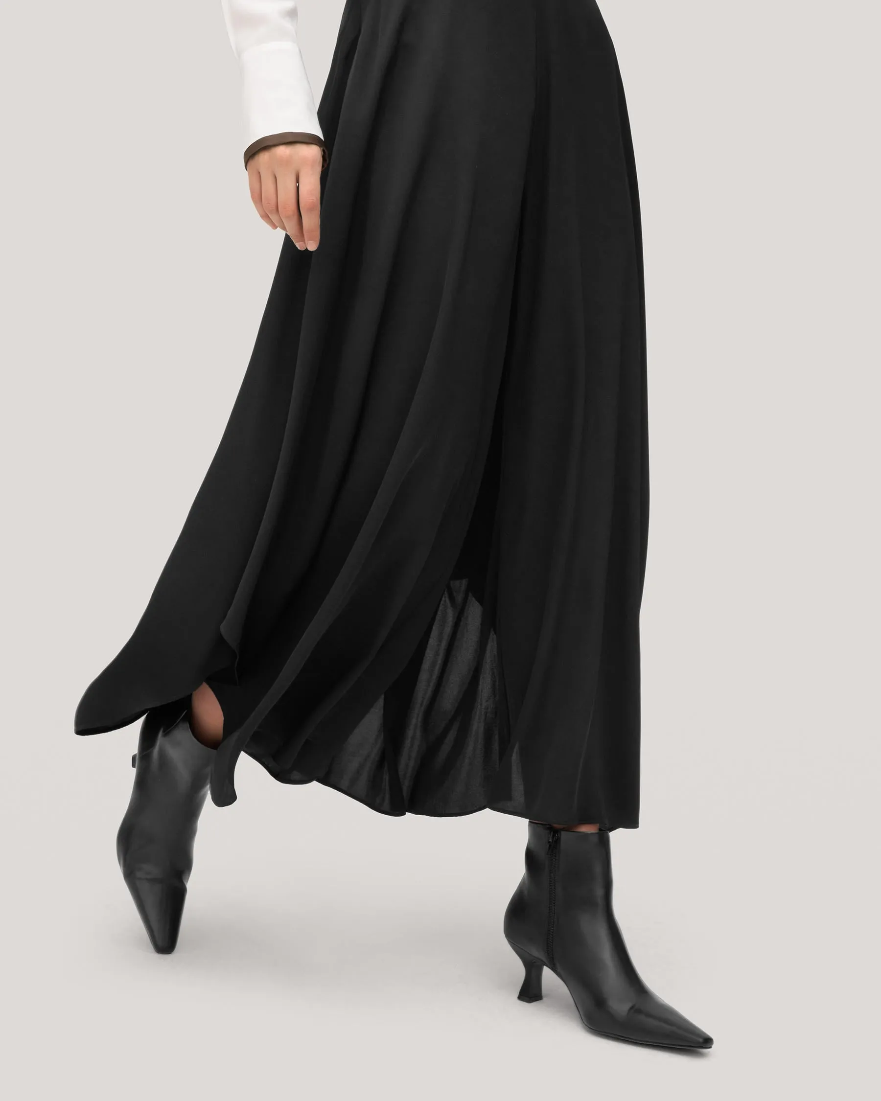 Wide-Legged Silk Fig Pants