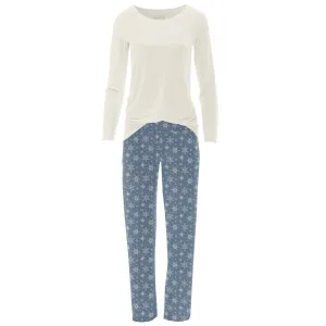 Women's Long Sleeve Tee & Pajama Pants Set In Parisian Blue Snowflakes